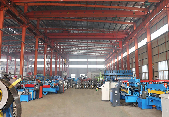 entrepôt de machines de formage de rouleaux